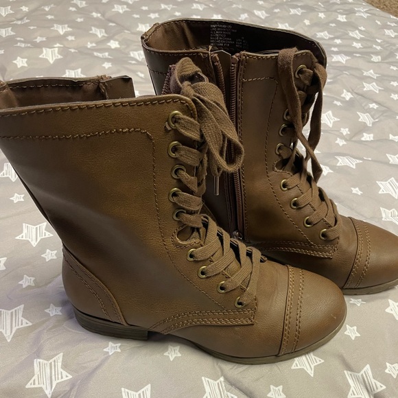 ✨EUC✨ Worn Once! Brown Boots 🥾 - Picture 2 of 4